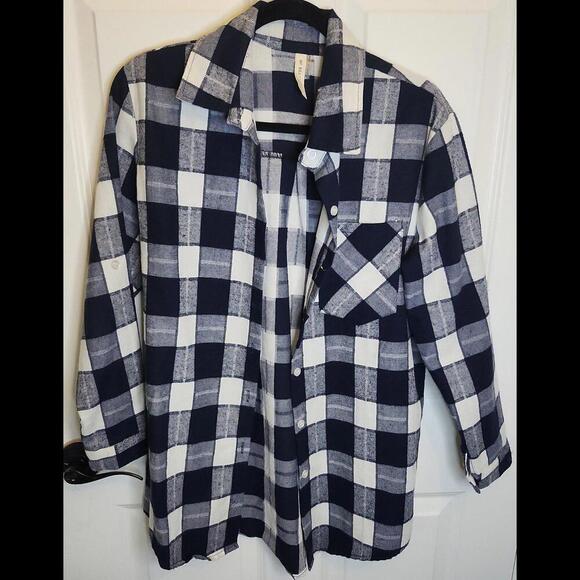 Flannel - Picture 1 of 3
